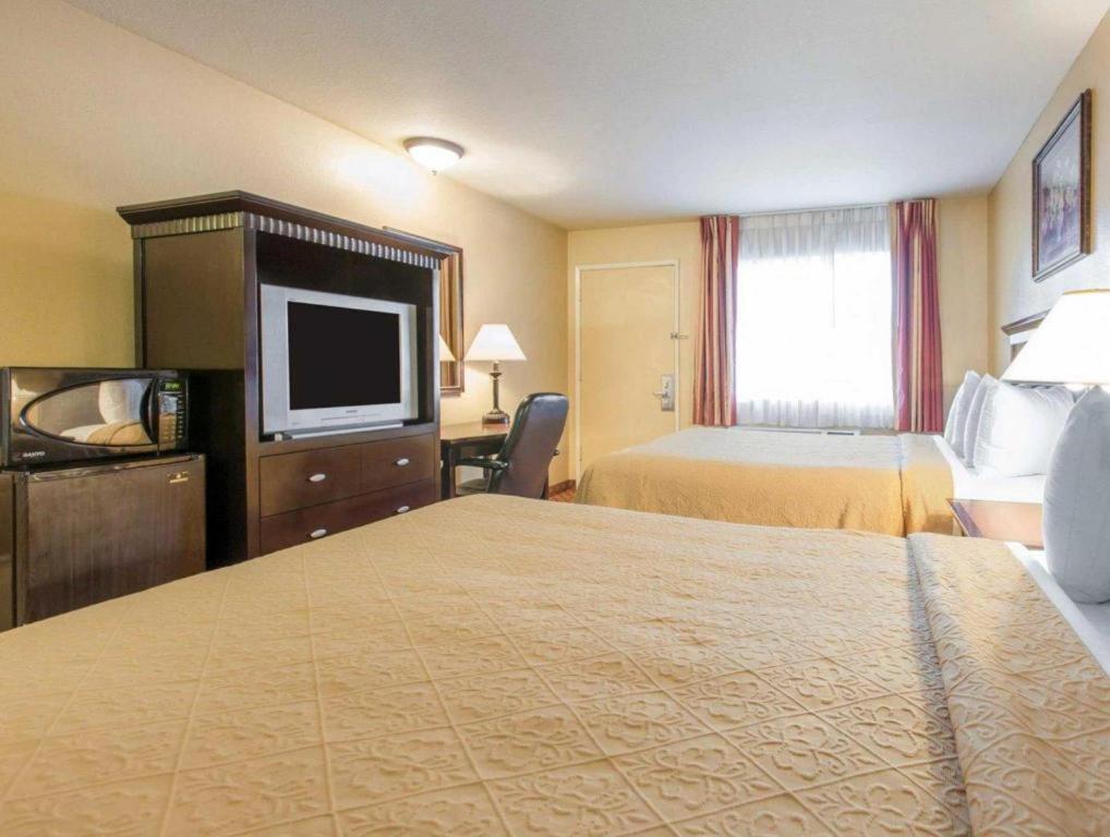 Quality Inn Сан Бернардино Екстериор снимка