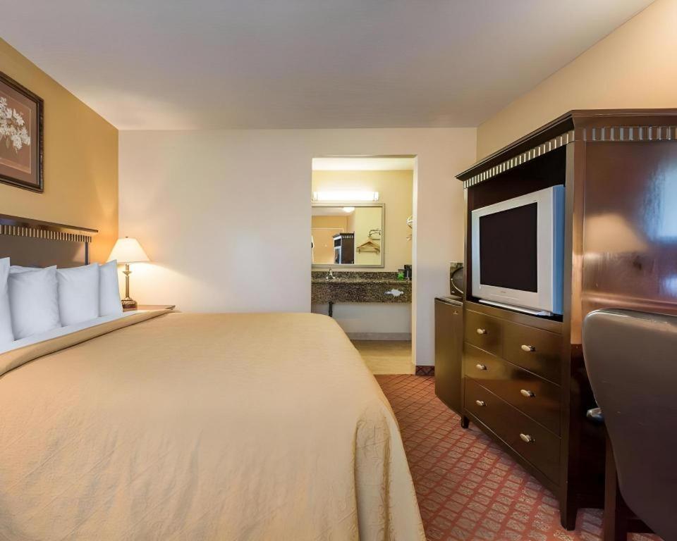 Quality Inn Сан Бернардино Екстериор снимка