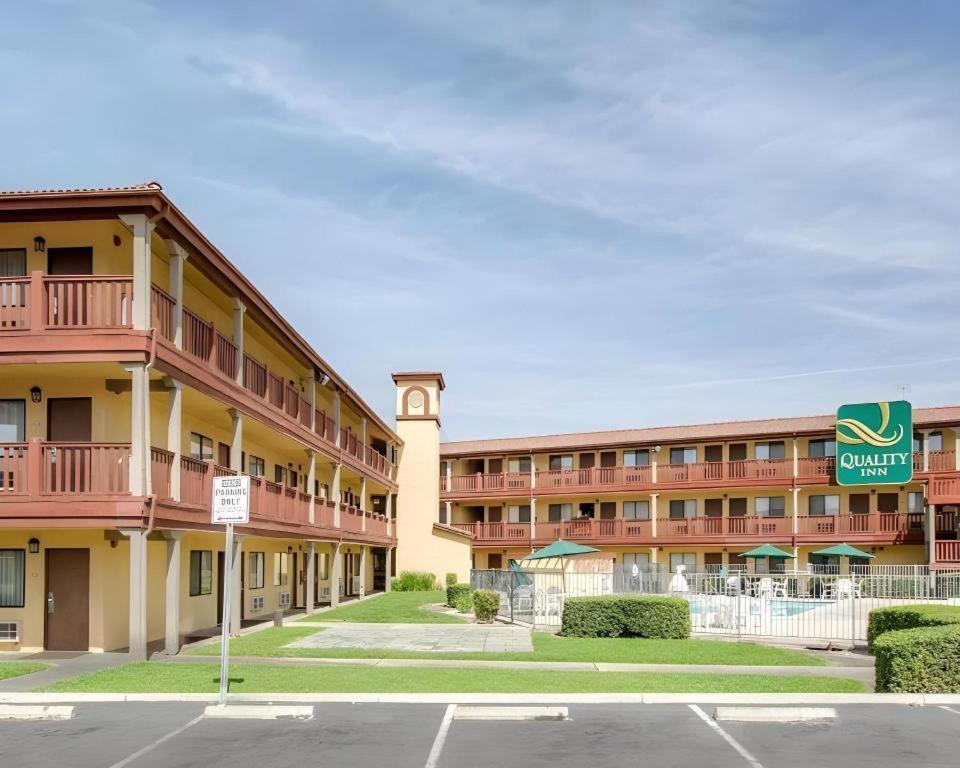 Quality Inn Сан Бернардино Екстериор снимка