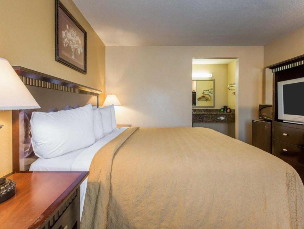 Quality Inn Сан Бернардино Екстериор снимка