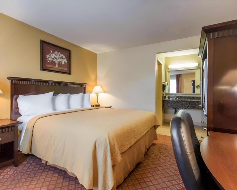 Quality Inn Сан Бернардино Екстериор снимка