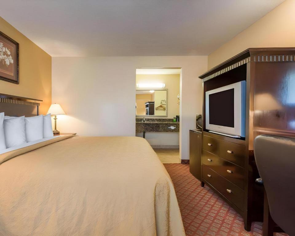 Quality Inn Сан Бернардино Екстериор снимка